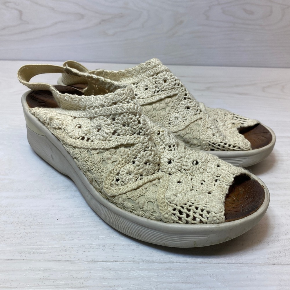 Bzees Women 8.5 Crochet Slingback Wedge Sandals Cream Fabric Boho Comfort Summer